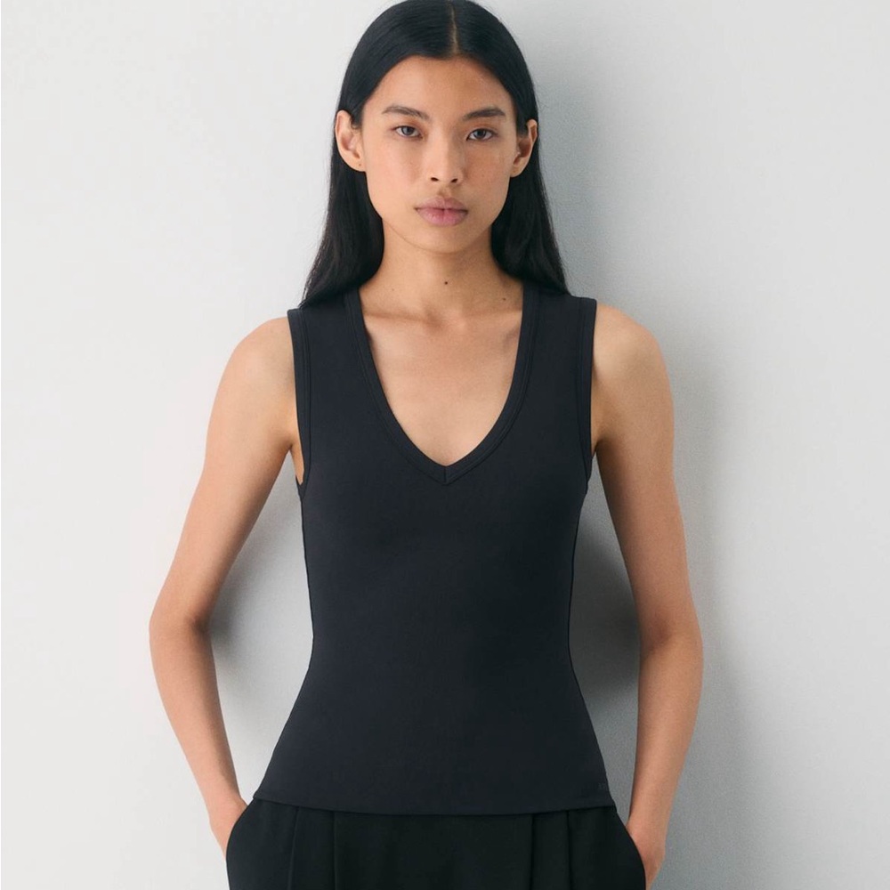 NWT Aritzia Shoreline contour tank black size small - Picture 2 of 4